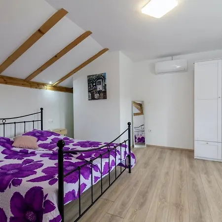 Βίλα Emanuel In - Haus Fuer 4-6 Personen *