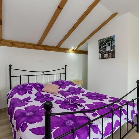 Βίλα Emanuel In - Haus Fuer 4-6 Personen